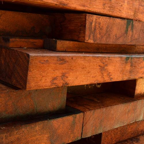 高质量木材加工厂家樟木原木多功能实木板材耐磨耐用抗弯